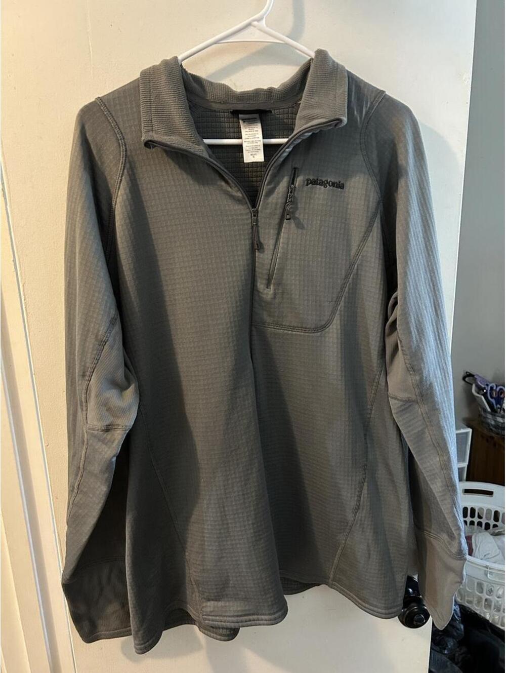 Patagonia gray quarter zip fleece pull over jacket size XL
